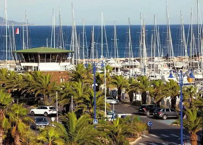 Maeva Parc מלון *